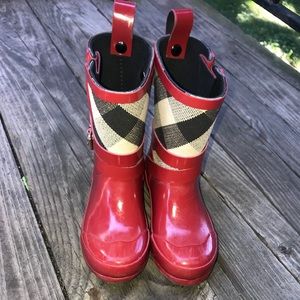 Toddler Burberry rain boots size27 Euro..